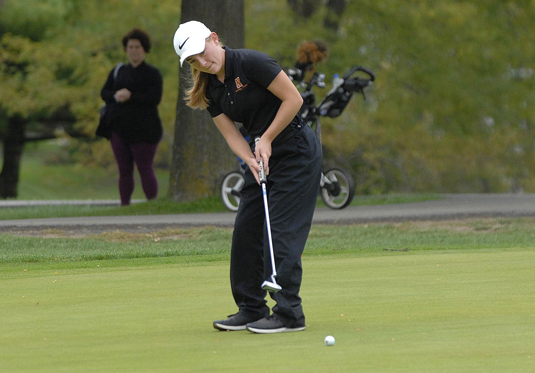 101119-blm-spt-6girlsgolf
